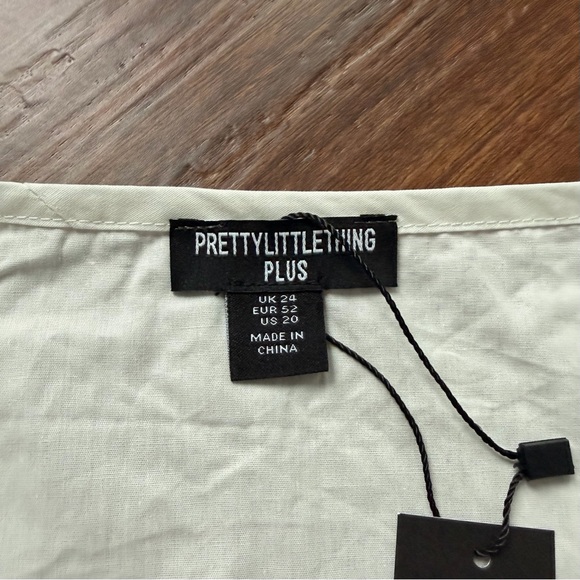 NWT PRETTYLITTLETHING Plus White Tie Front Ruched Blouse - Picture 5 of 5